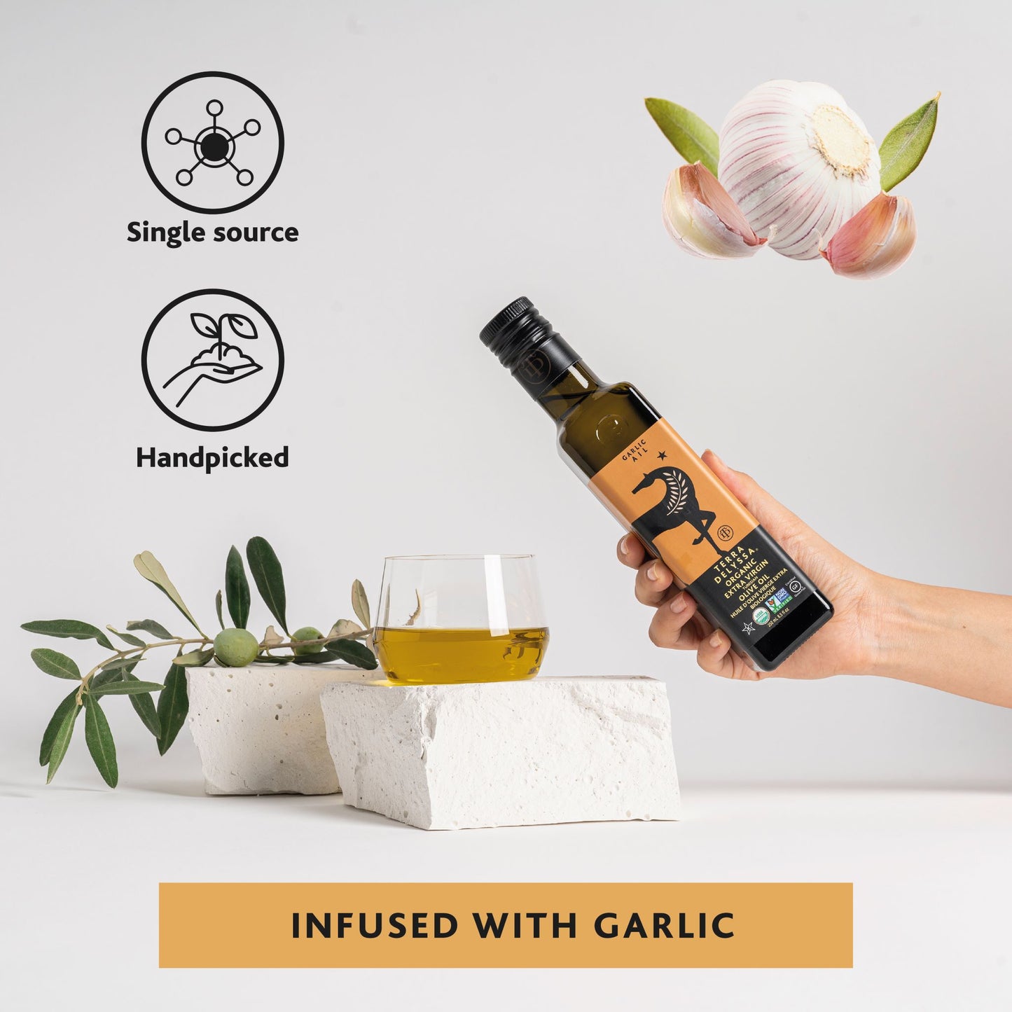 Huile d'olive extra vierge infusée à l'ail