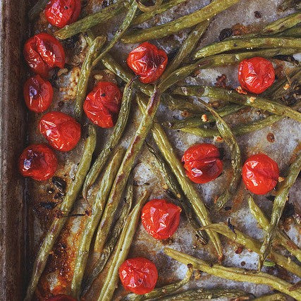 Haricots verts rôtis et tomates avec fromage feta