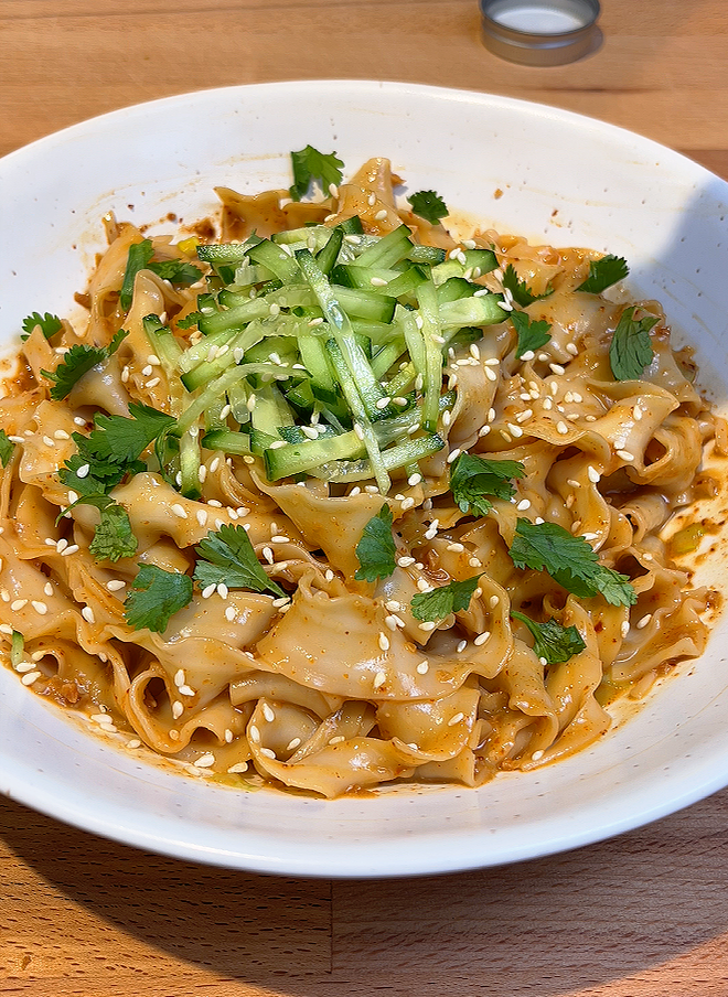 
                  
                    Terra Delyssa X Fly by Jing 15-minute-Garlic Chili Oil Noodles
                  
                